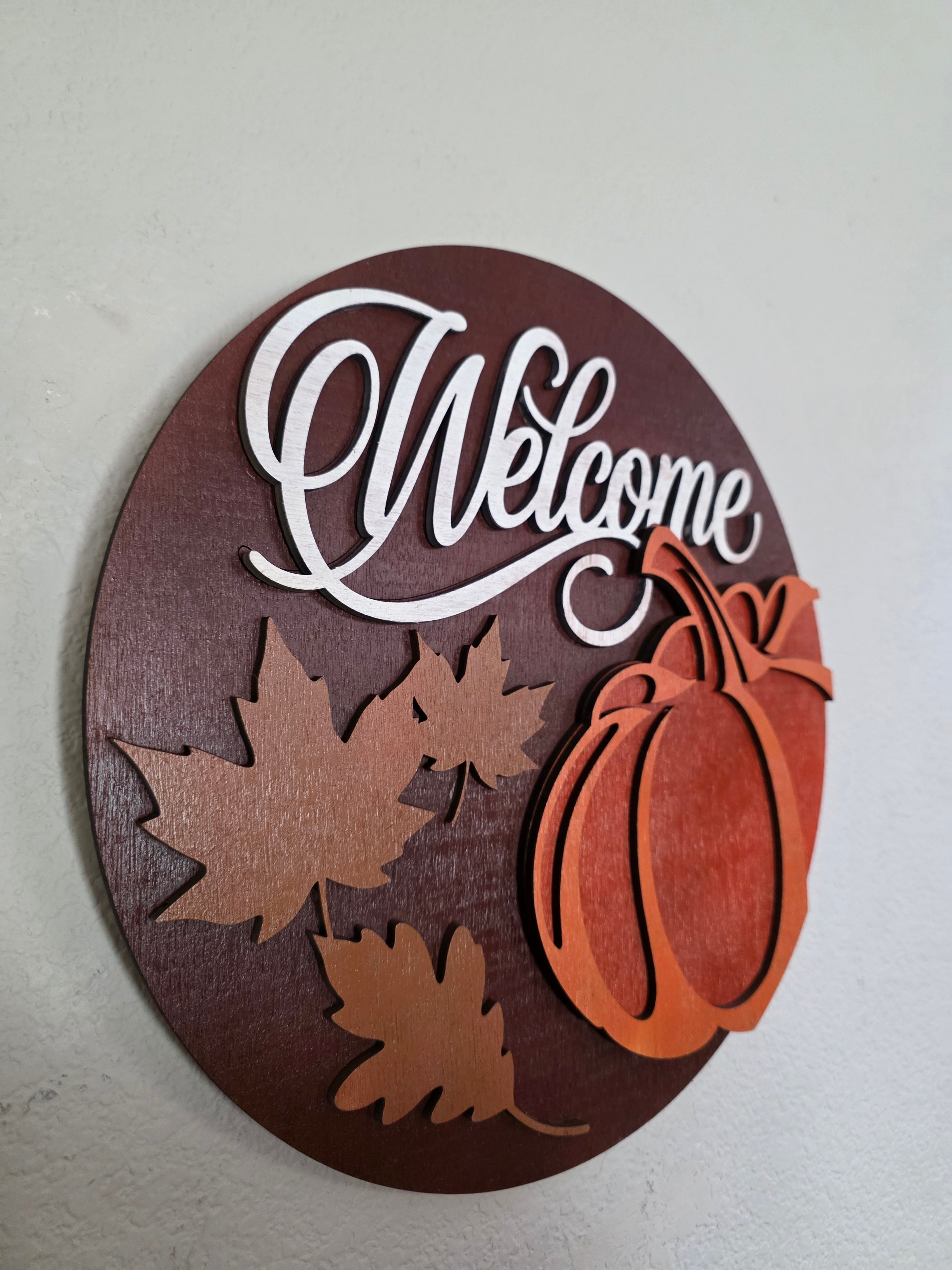 Welcome Pumpkin Round Wood Sign – Fall Door Décor