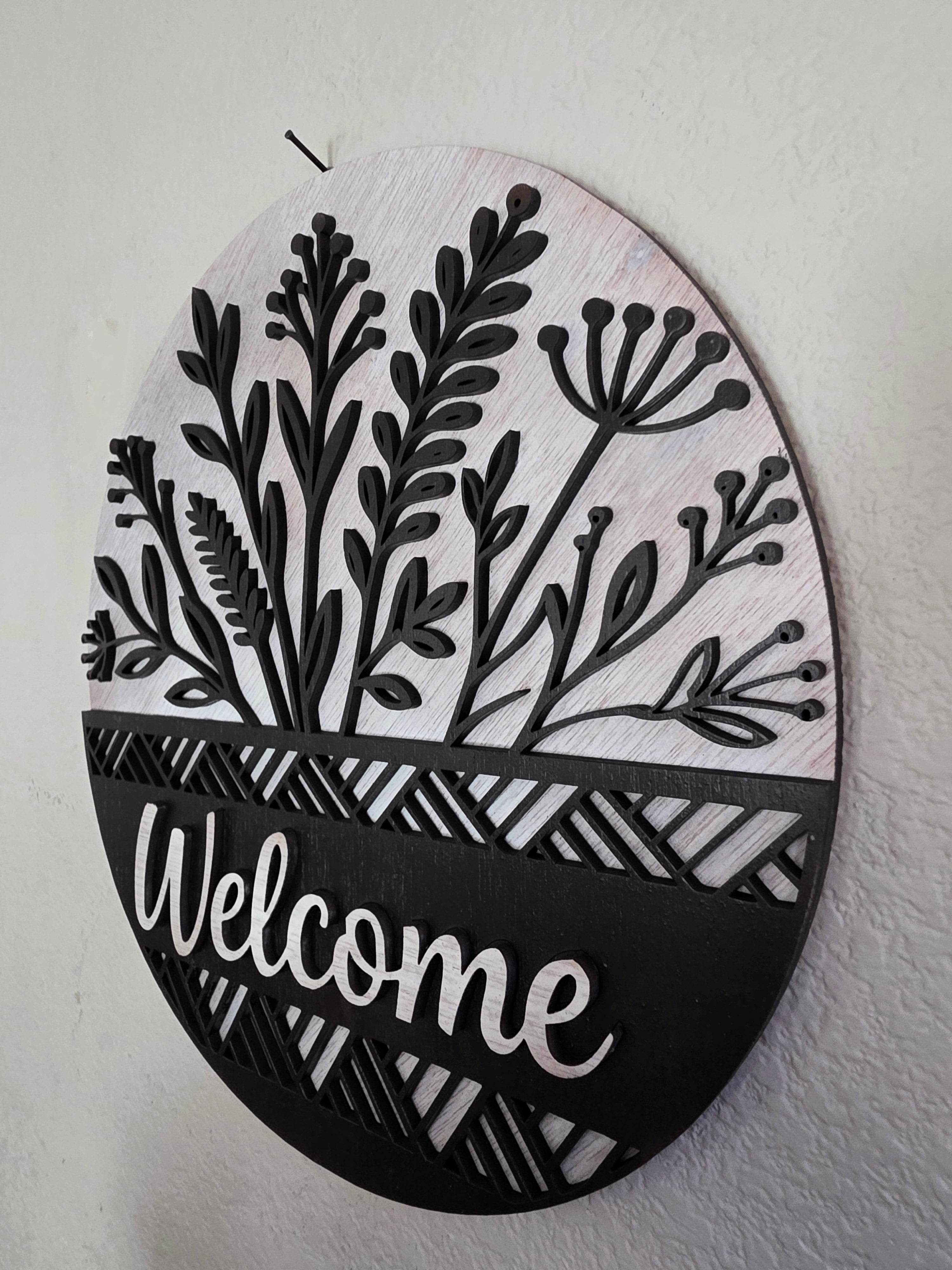 Welcome Wildflower Round Wood Sign – Botanical Door Décor